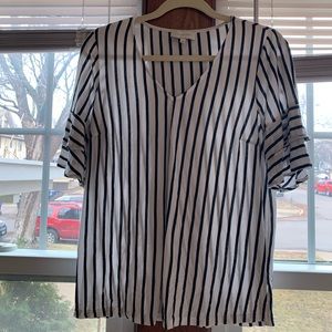 Evereve striped top. Brand: Skies Are Blue